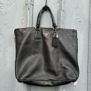 Prada Vitello Daino Zippy Shopping Bag Nero, 17.5” x 13.5” x 6”